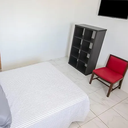 Oyo Hotel Plaza Las Torres, Cabo San Lucas